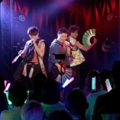 Nhóm nhạc ba chàng phu xe làm sống dậy phố cổ Asakusa